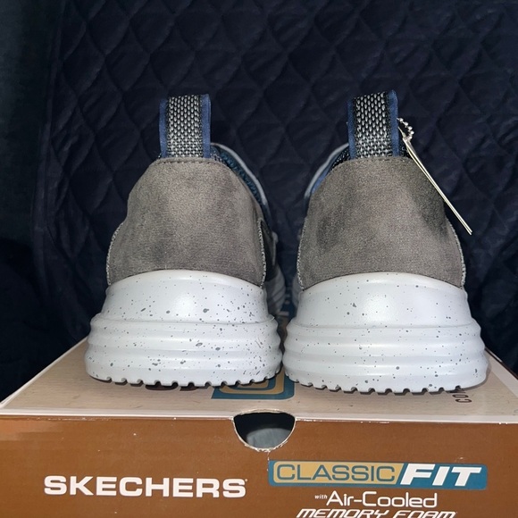 NIB Skechers Men's Gray Slip-On Size 12 - Picture 3 of 8